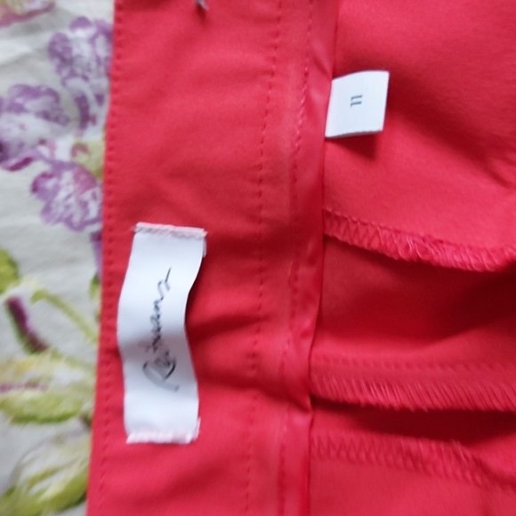 Reitmans bright red straight leg pants - Picture 2 of 6